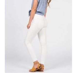 Knit White Jeggings by Agnes & Fora NWT
